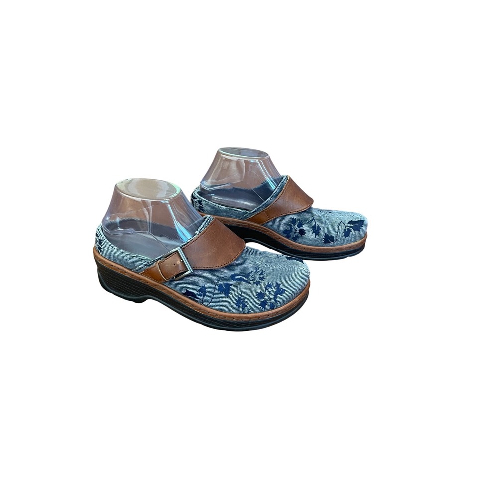 Klogs Womens 8M Blue Denim Floral Embroidered Leather Platform Clogs Buckle